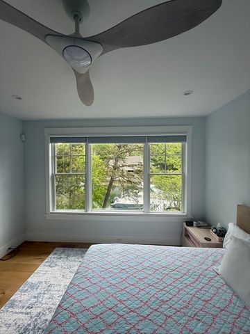 18 Spoondrift Cir, Mashpee, MA 02649