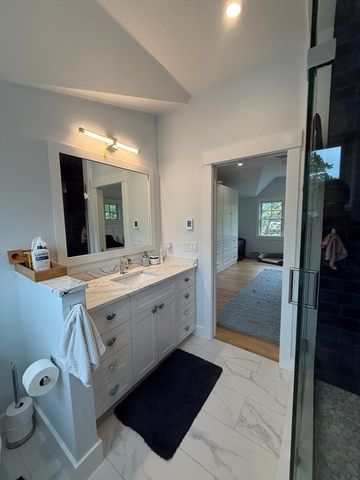 18 Spoondrift Cir, Mashpee, MA 02649