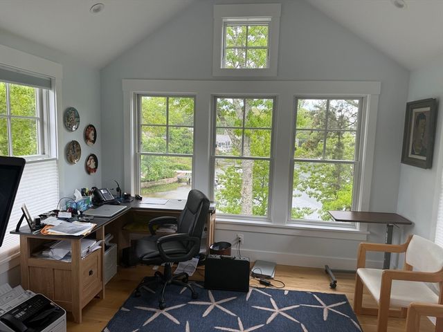 18 Spoondrift Cir, Mashpee, MA 02649