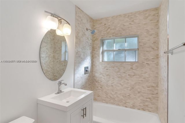 4930 Riviera Dr 0, Coral Gables, FL 33146