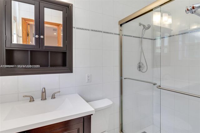 4930 Riviera Dr 0, Coral Gables, FL 33146