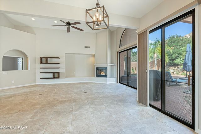 10050 N Alder Spring Drive, Tucson, AZ 85737