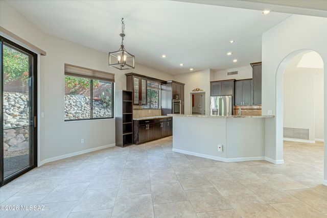 10050 N Alder Spring Drive, Tucson, AZ 85737