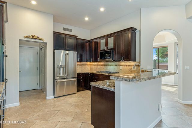 10050 N Alder Spring Drive, Tucson, AZ 85737