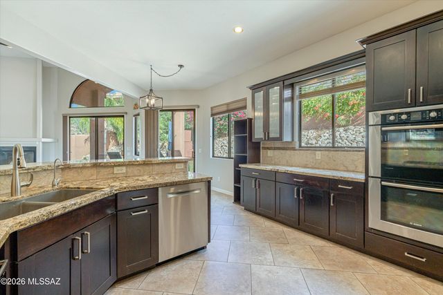 10050 N Alder Spring Drive, Tucson, AZ 85737