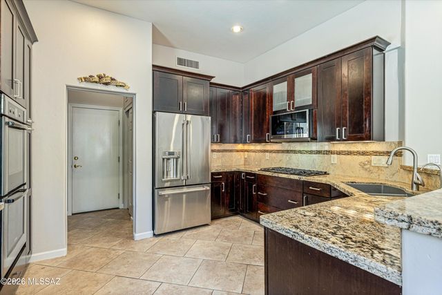 10050 N Alder Spring Drive, Tucson, AZ 85737