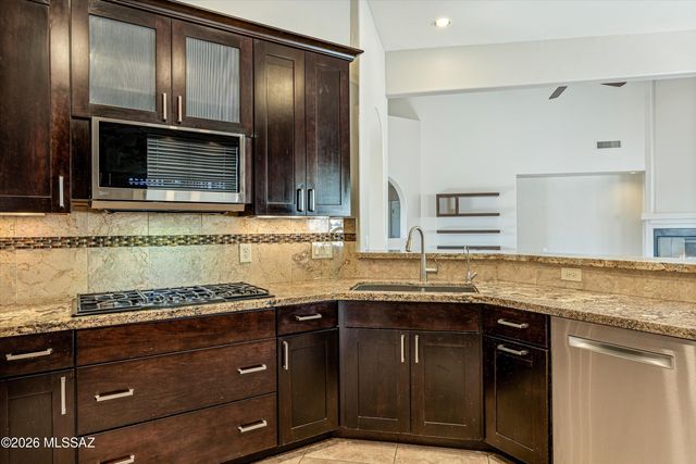 10050 N Alder Spring Drive, Tucson, AZ 85737
