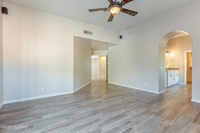 10050 N Alder Spring Drive, Tucson, AZ 85737