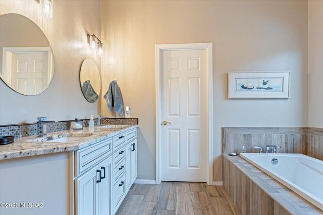 10050 N Alder Spring Drive, Tucson, AZ 85737