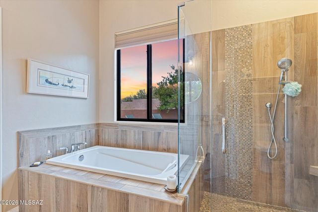 10050 N Alder Spring Drive, Tucson, AZ 85737