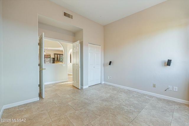 10050 N Alder Spring Drive, Tucson, AZ 85737