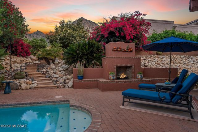 10050 N Alder Spring Drive, Tucson, AZ 85737