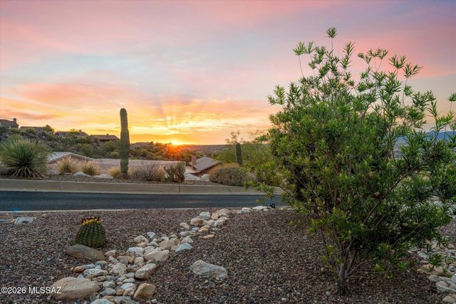 10050 N Alder Spring Drive, Tucson, AZ 85737