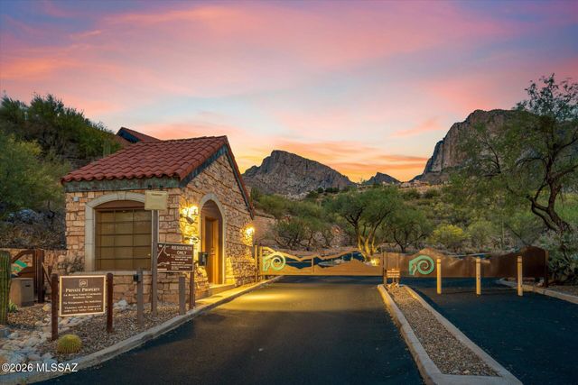 10050 N Alder Spring Drive, Tucson, AZ 85737
