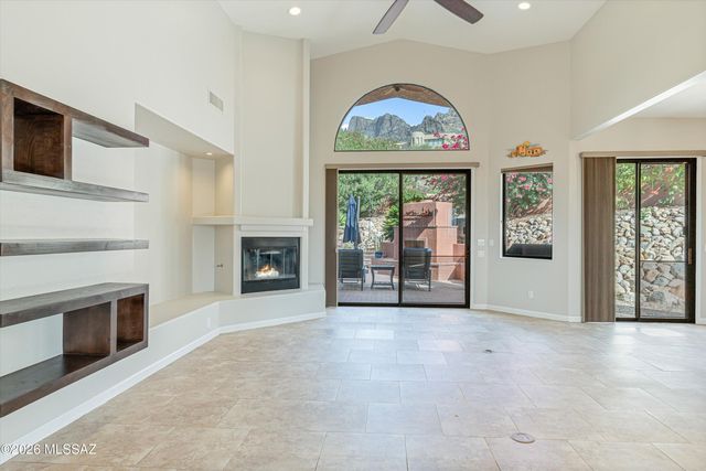10050 N Alder Spring Drive, Tucson, AZ 85737
