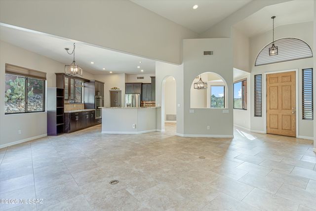 10050 N Alder Spring Drive, Tucson, AZ 85737