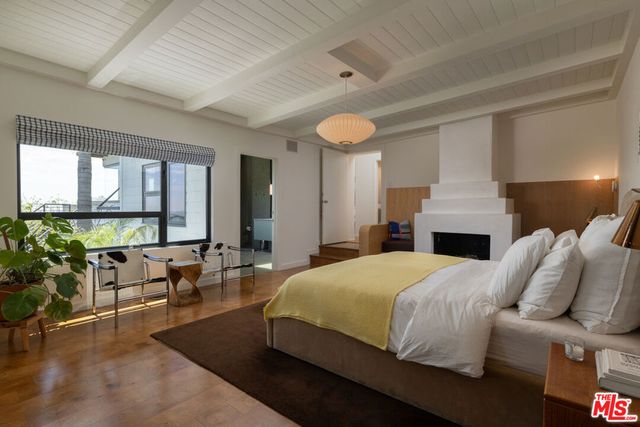 2824 Durand Drive, Los Angeles, CA 90068
