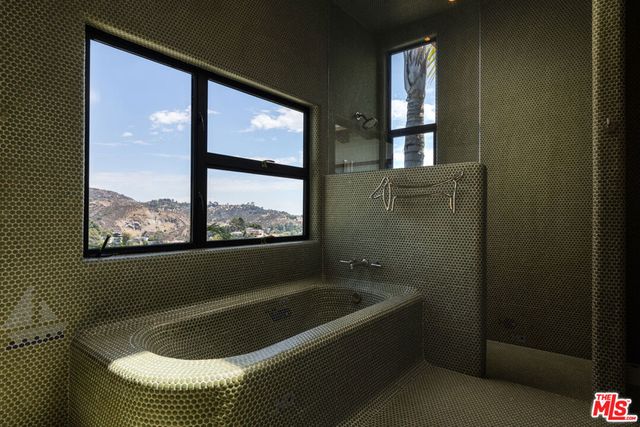 2824 Durand Drive, Los Angeles, CA 90068