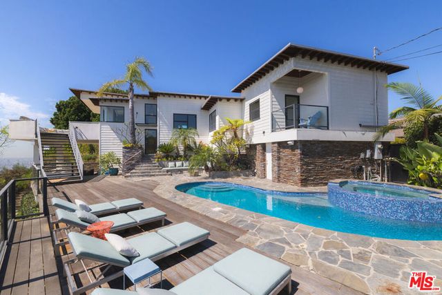 2824 Durand Drive, Los Angeles, CA 90068