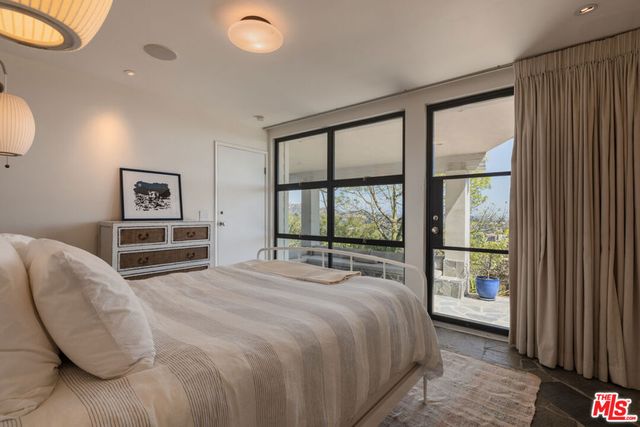 2824 Durand Drive, Los Angeles, CA 90068