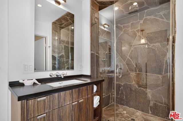 2824 Durand Drive, Los Angeles, CA 90068
