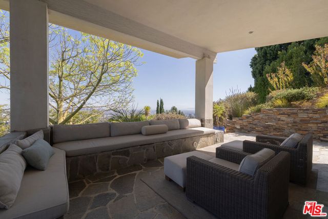 2824 Durand Drive, Los Angeles, CA 90068
