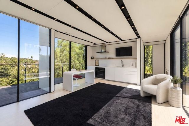 2824 Durand Drive, Los Angeles, CA 90068