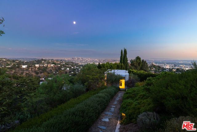 2824 Durand Drive, Los Angeles, CA 90068