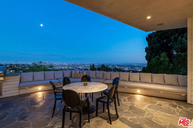 2824 Durand Drive, Los Angeles, CA 90068