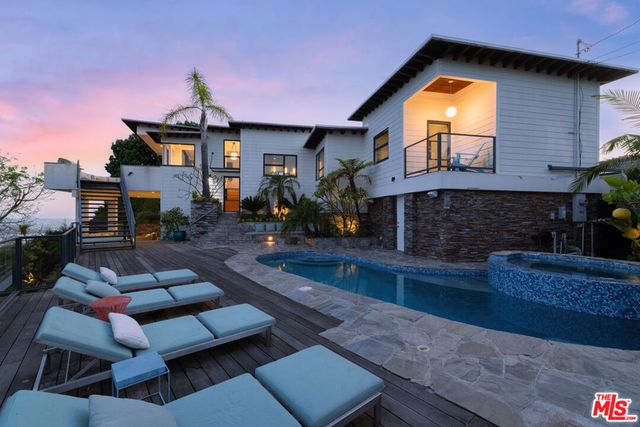 2824 Durand Drive, Los Angeles, CA 90068