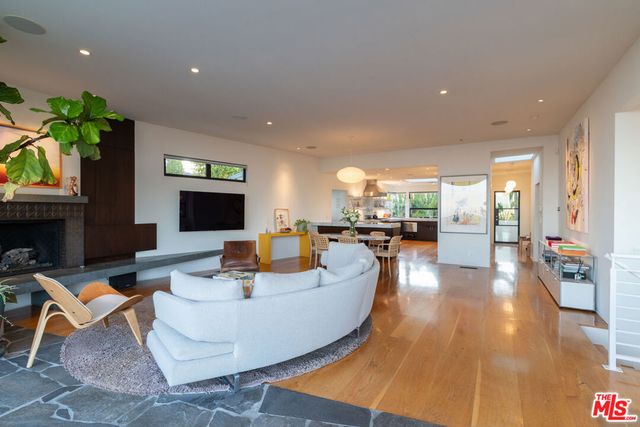 2824 Durand Drive, Los Angeles, CA 90068