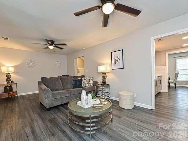 8069 Regent Park Lane, Charlotte, NC 28210