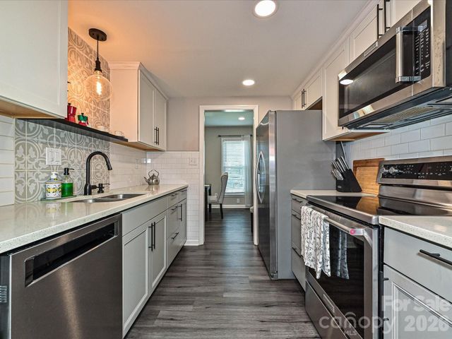 8069 Regent Park Lane, Charlotte, NC 28210