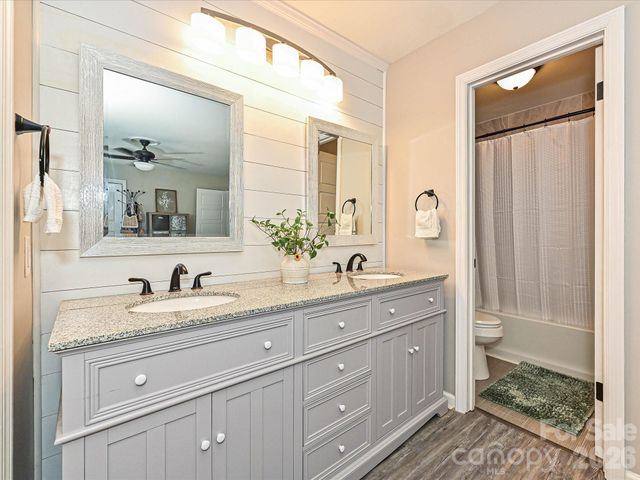 8069 Regent Park Lane, Charlotte, NC 28210