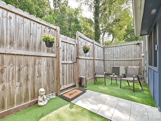 8069 Regent Park Lane, Charlotte, NC 28210