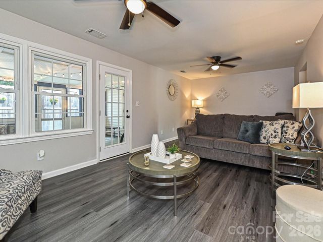 8069 Regent Park Lane, Charlotte, NC 28210
