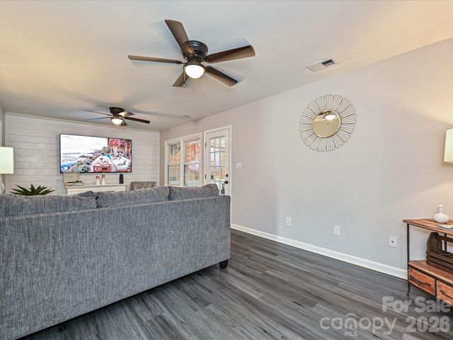 8069 Regent Park Lane, Charlotte, NC 28210