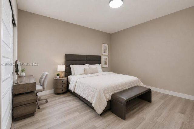 8915 NW 161st Ter, Miami Lakes, FL 33018
