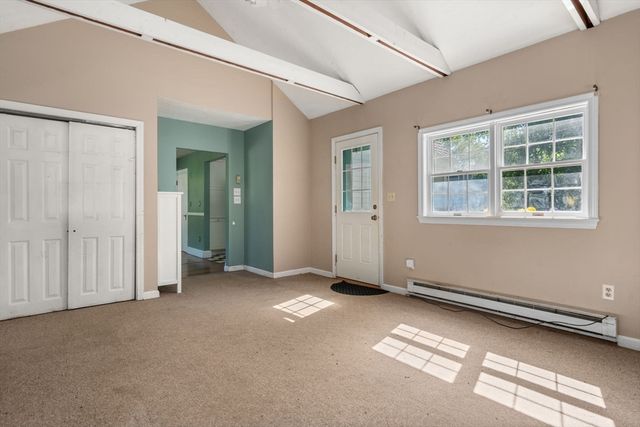 18 Lake St, Shrewsbury, MA 01545
