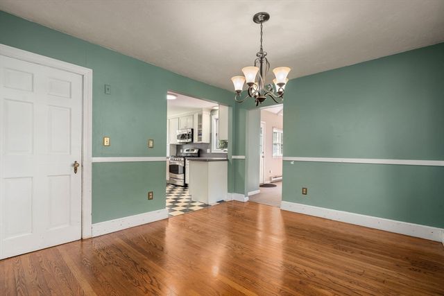 18 Lake St, Shrewsbury, MA 01545