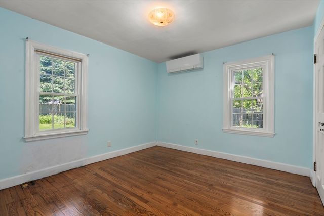 18 Lake St, Shrewsbury, MA 01545