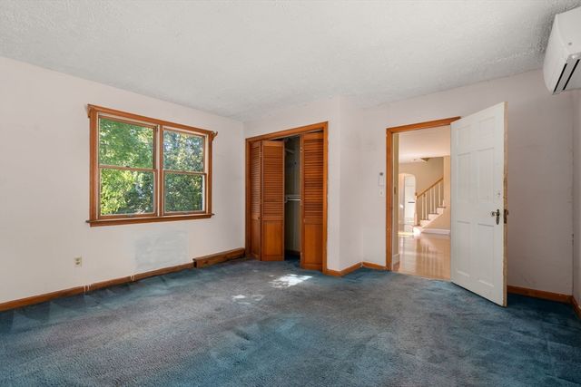 18 Lake St, Shrewsbury, MA 01545