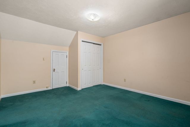 18 Lake St, Shrewsbury, MA 01545