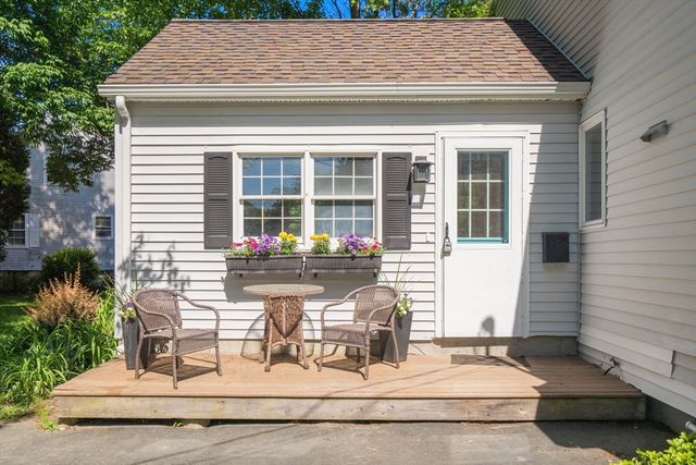 18 Lake St, Shrewsbury, MA 01545