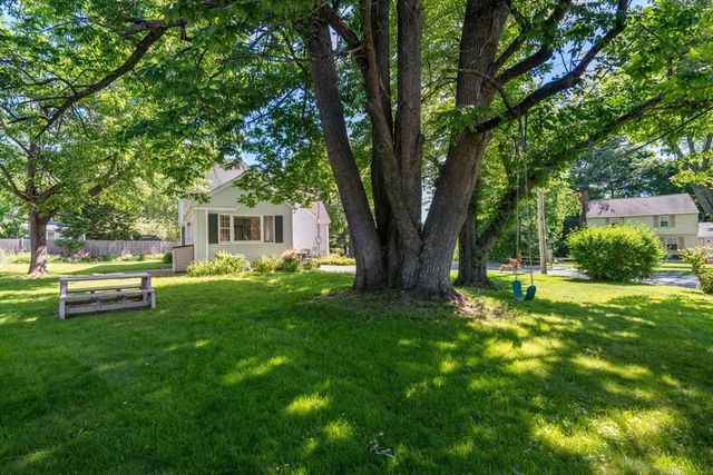 18 Lake St, Shrewsbury, MA 01545