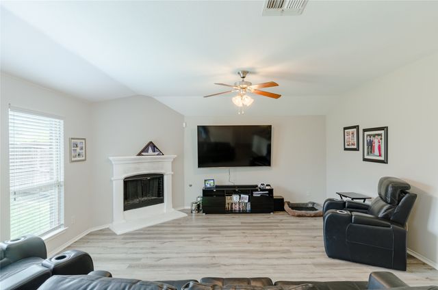 1107 Dickenson Drive, Melissa, TX 75454