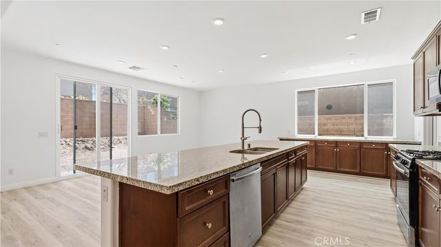 7911 Sea Salt Avenue, Fontana, CA 92336