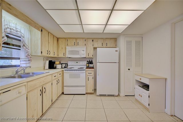 3 A Miracle Avenue, Avon Park, FL 33825