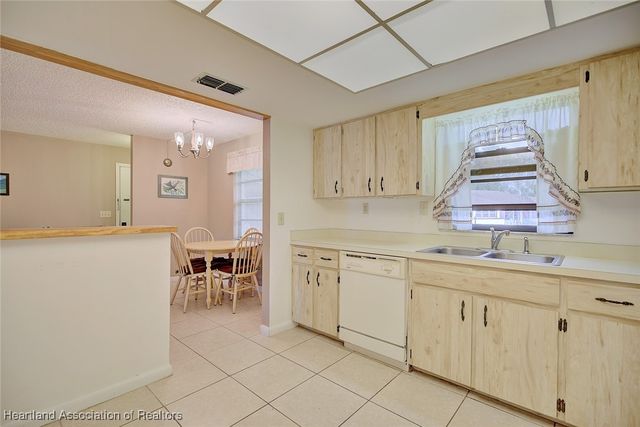 3 A Miracle Avenue, Avon Park, FL 33825