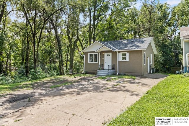 3701 Bedford Avenue, Omaha, NE 68111